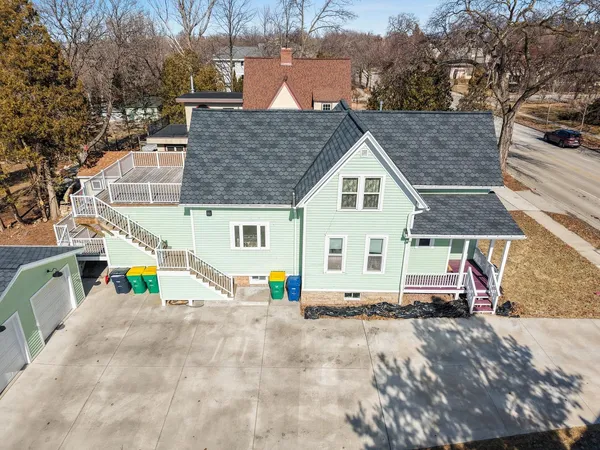 $430,000 | 1222 South Monroe Avenue, Green Bay, WI 54301