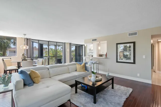$449,000 | 800 Jeffery Street, Unit 211, Boca Raton, FL 33487