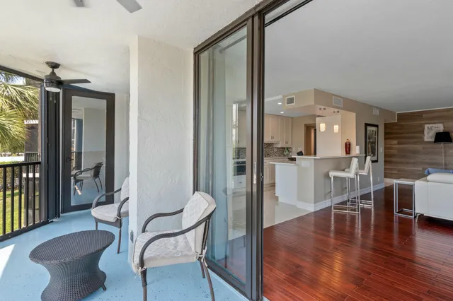$449,000 | 800 Jeffery Street, Unit 211, Boca Raton, FL 33487