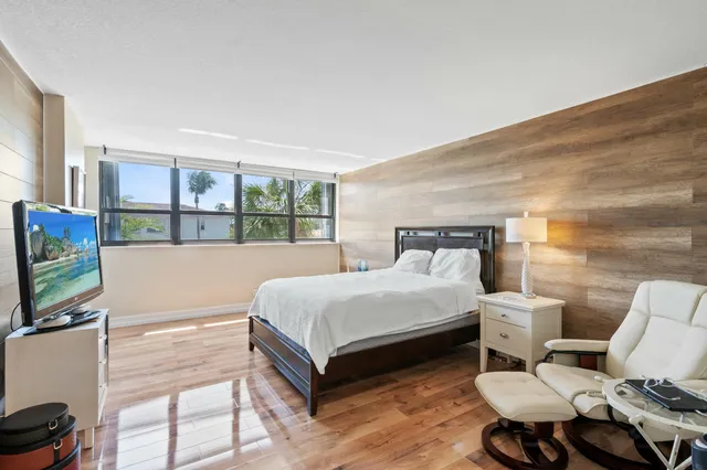 $449,000 | 800 Jeffery Street, Unit 211, Boca Raton, FL 33487