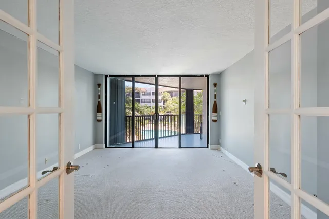 $449,000 | 800 Jeffery Street, Unit 211, Boca Raton, FL 33487