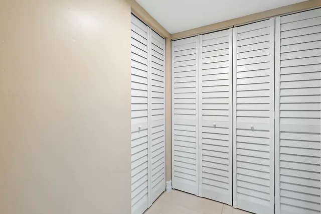 $449,000 | 800 Jeffery Street, Unit 211, Boca Raton, FL 33487