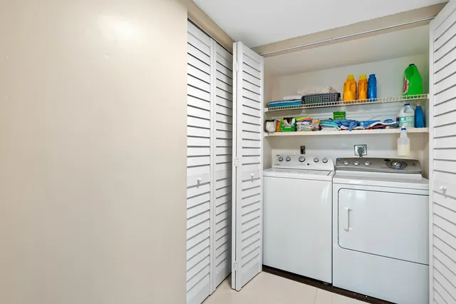 $449,000 | 800 Jeffery Street, Unit 211, Boca Raton, FL 33487