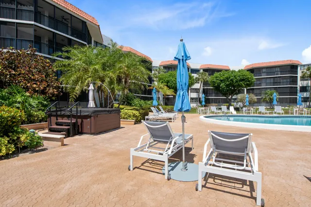 $449,000 | 800 Jeffery Street, Unit 211, Boca Raton, FL 33487