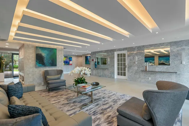 $449,000 | 800 Jeffery Street, Unit 211, Boca Raton, FL 33487