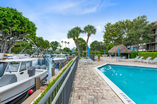 $449,000 | 800 Jeffery Street, Unit 211, Boca Raton, FL 33487
