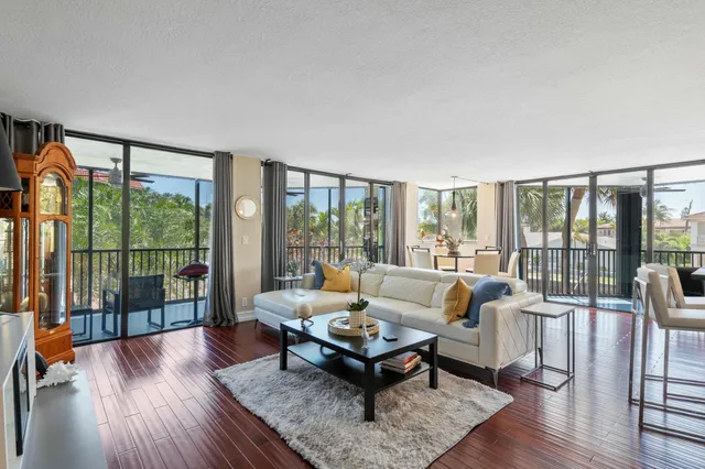 $449,000 | 800 Jeffery Street, Unit 211, Boca Raton, FL 33487