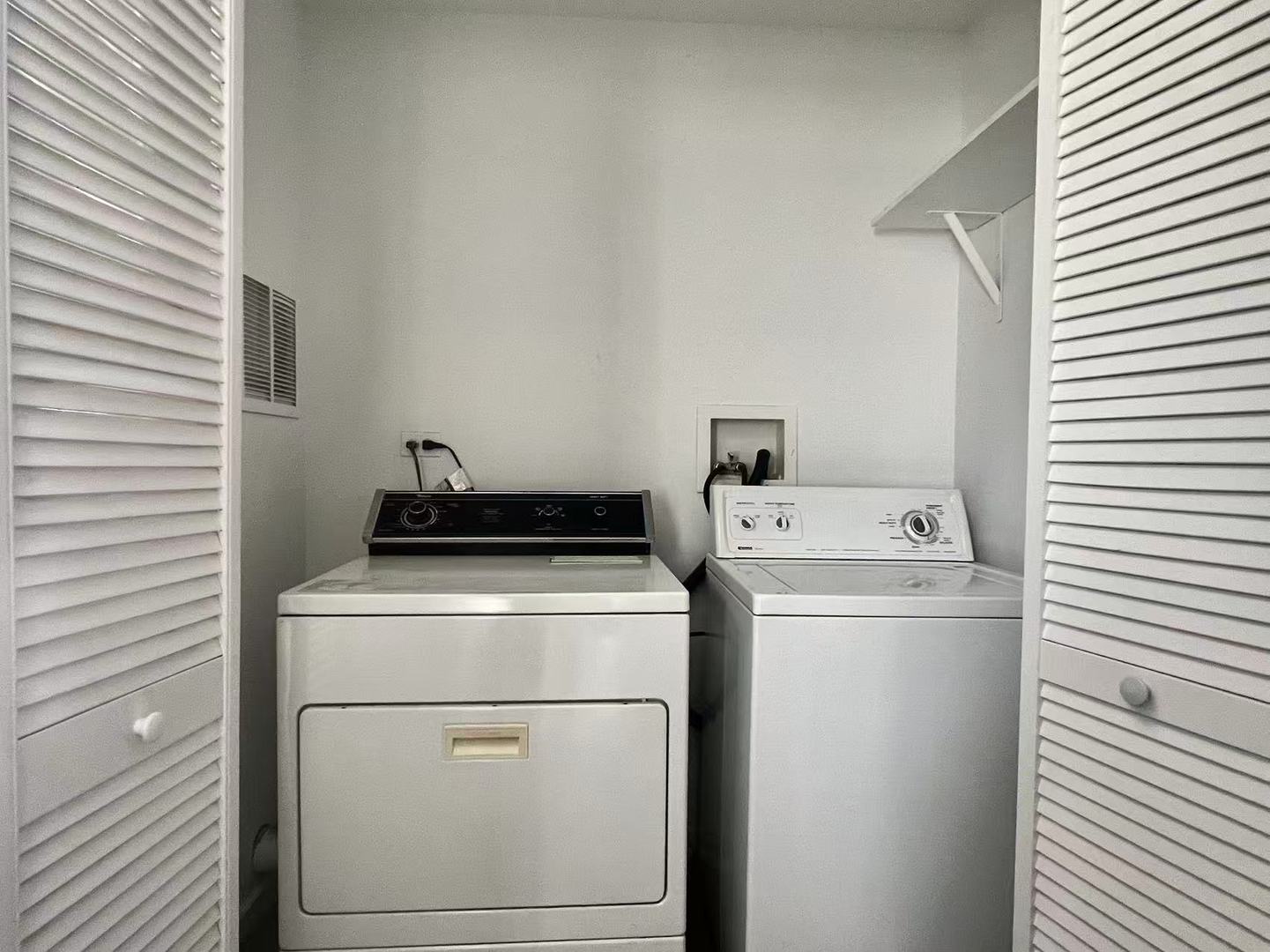 7113 Clarendon Hills Road Darien, IL 60561 - Photo 17 of 35 a utility room with dryer and washer