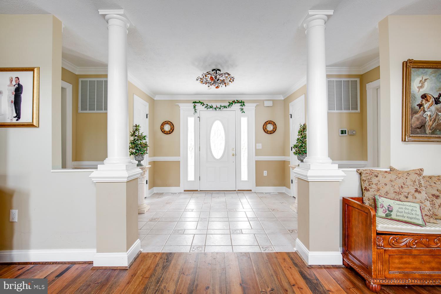 23210 Friendship Road Ruther Glen, VA 22546 - Photo 8 of 58 Spacious foyer