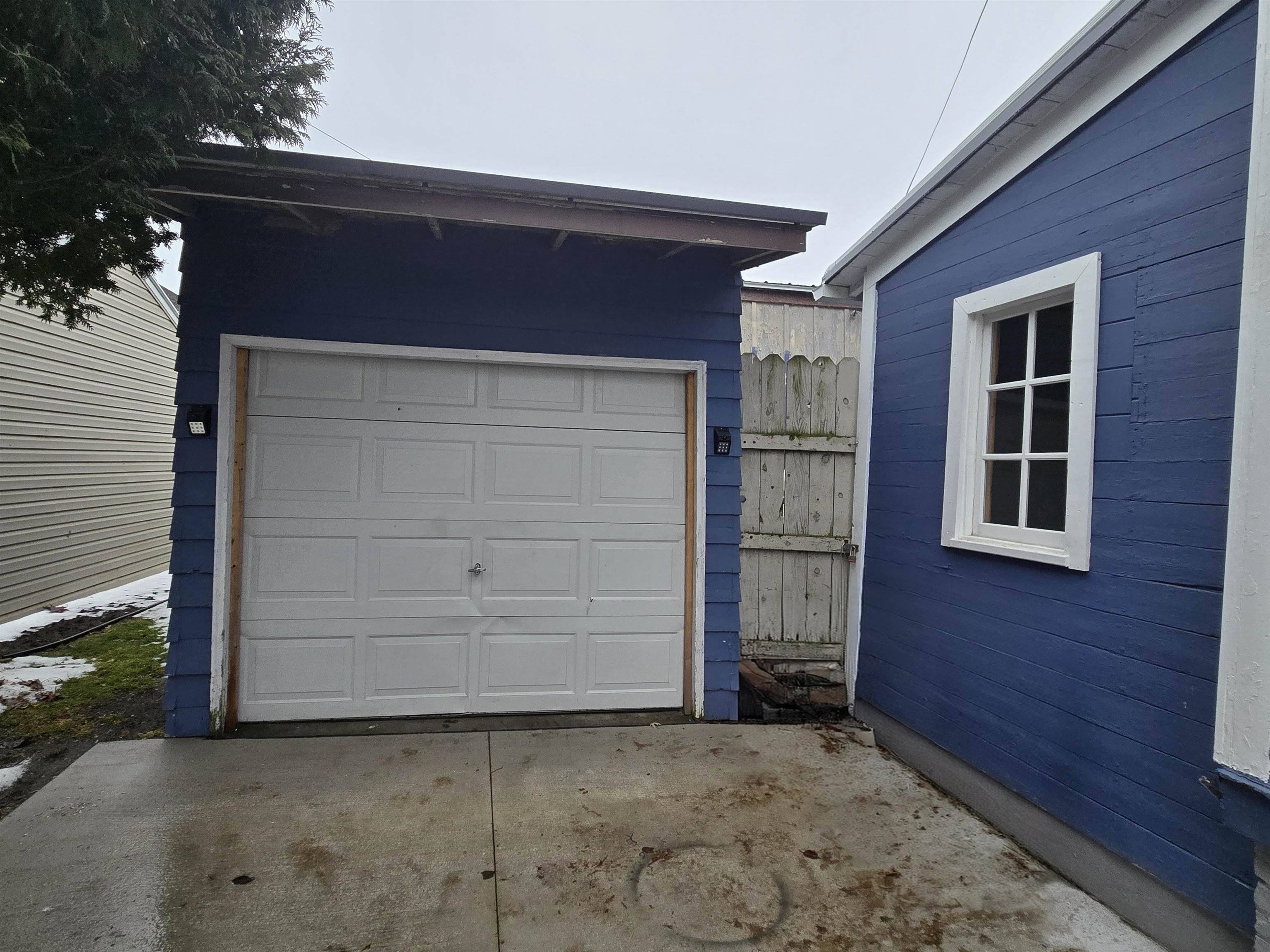 505 St Clair Street Manitowoc, WI 54220 - Photo 7 of 14