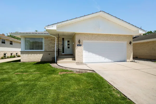 $745,000 | 8415 North Clifton Avenue, Niles, IL 60714