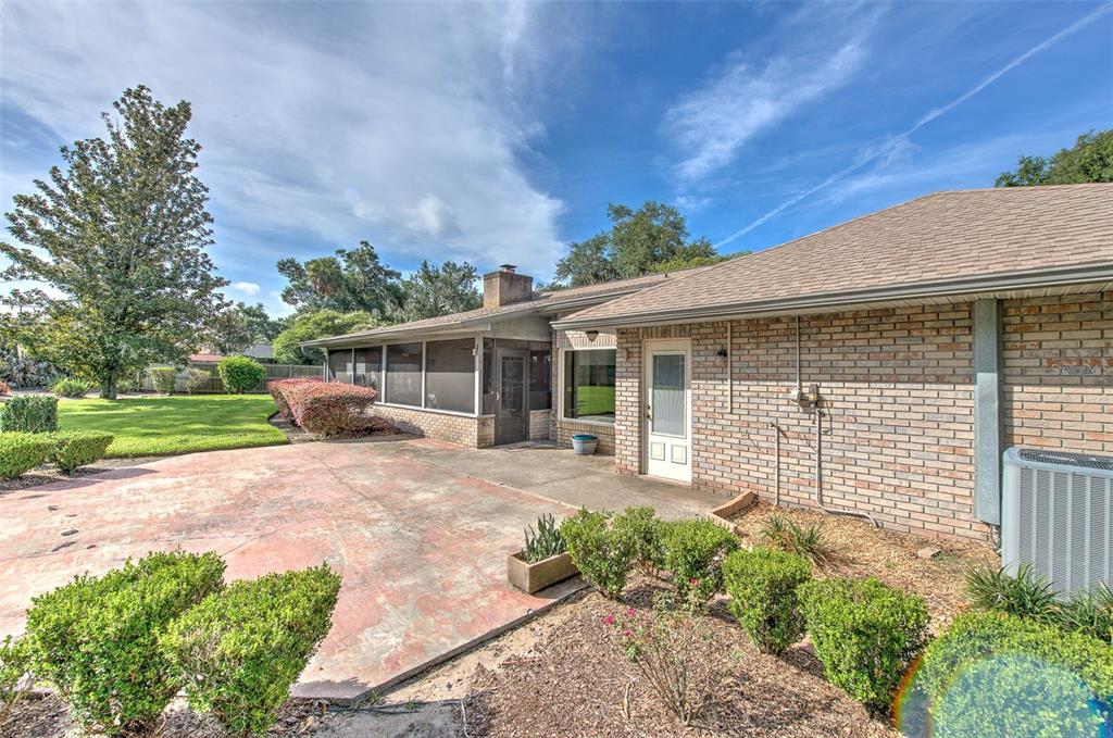 2102 Whitlock Place Dover, FL 33527 - Photo 31 of 45