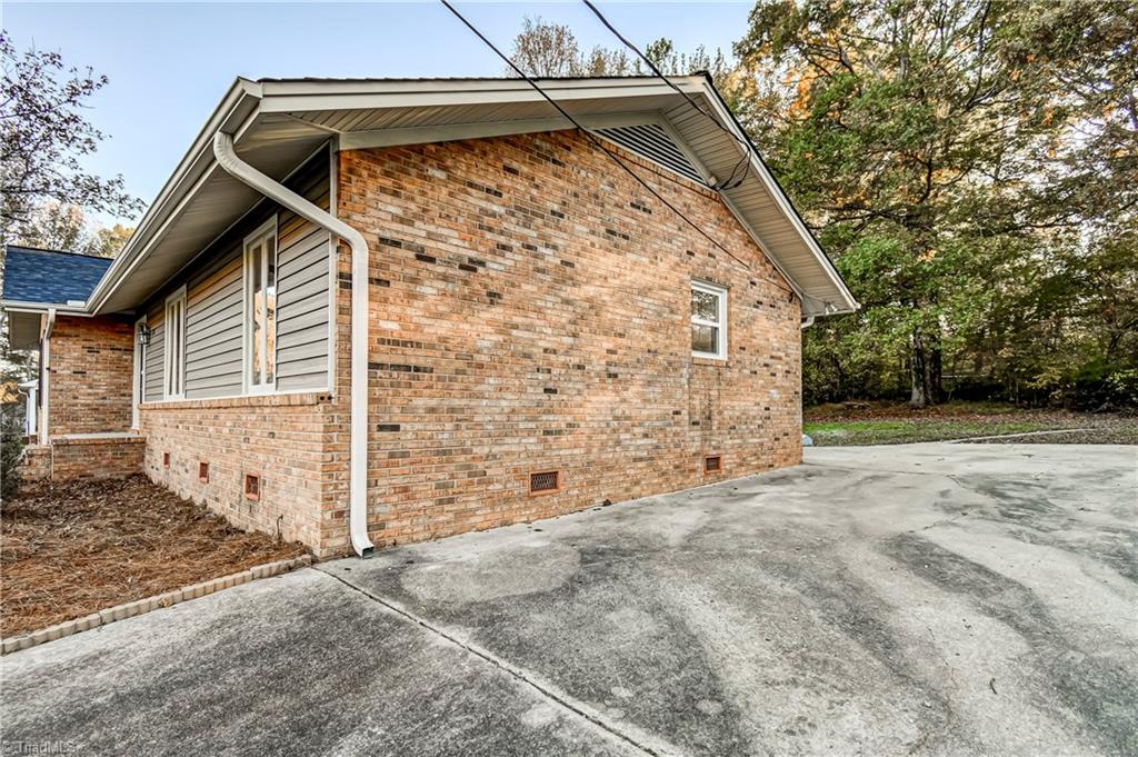 4310 Lormar Road Greensboro, NC 27406 - Photo 5 of 40 Gallery Image 5