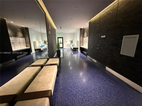 $6,900 | 4301 Collins Avenue, Unit 208, Miami Beach, FL 33140