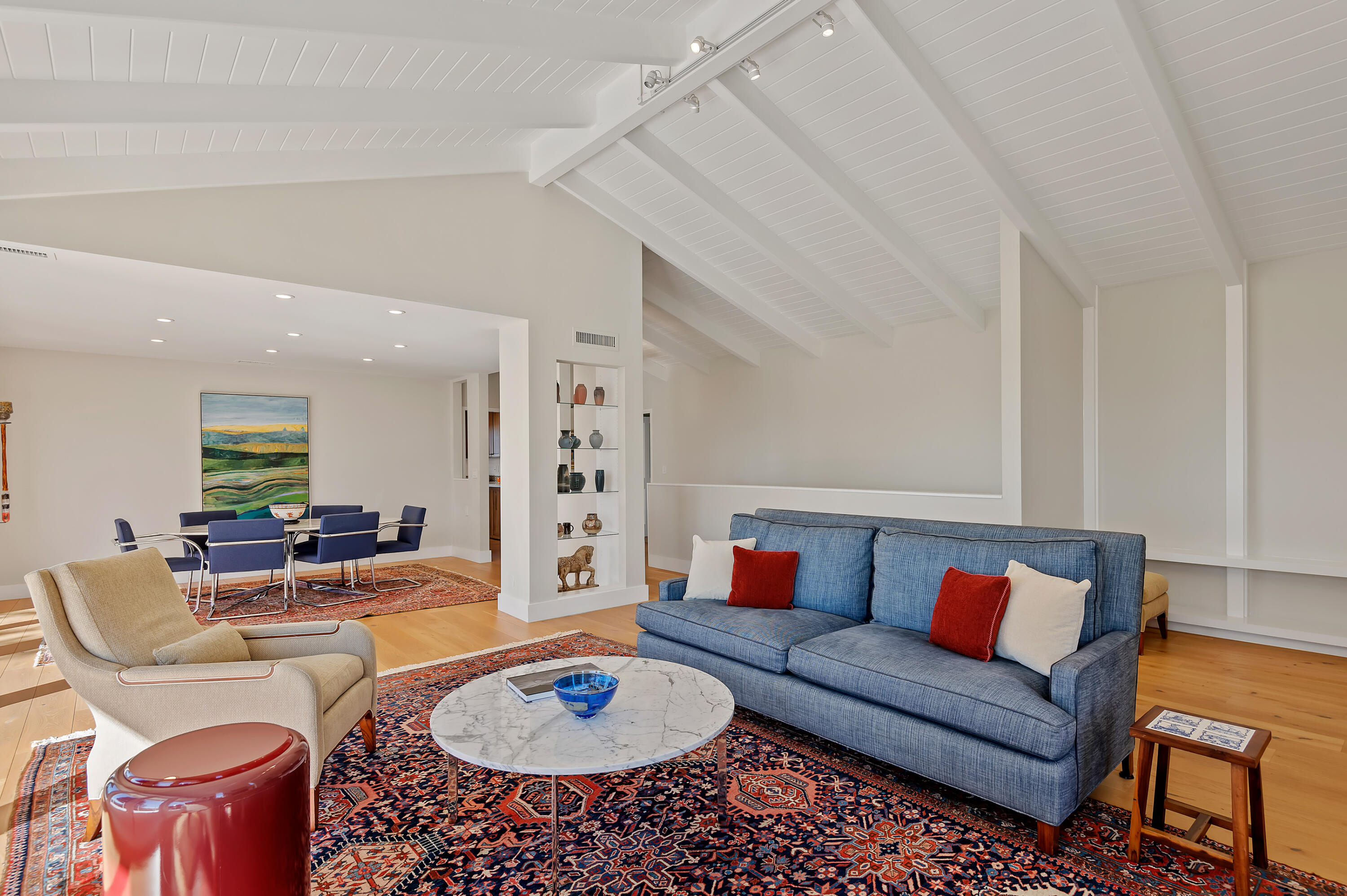 10 Rincon Vista Road Santa Barbara, CA 93103 - Photo 8 of 40 a living room with furniture and a table