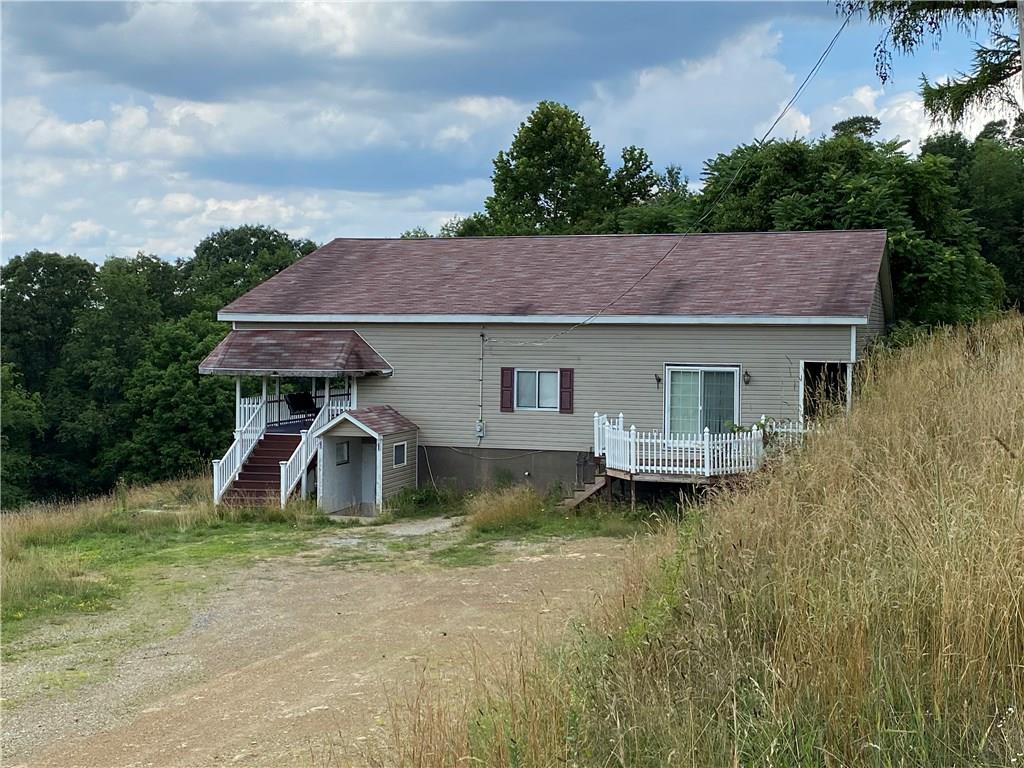 1101 Martin Road Apollo, PA 15613 - Photo 2 of 25