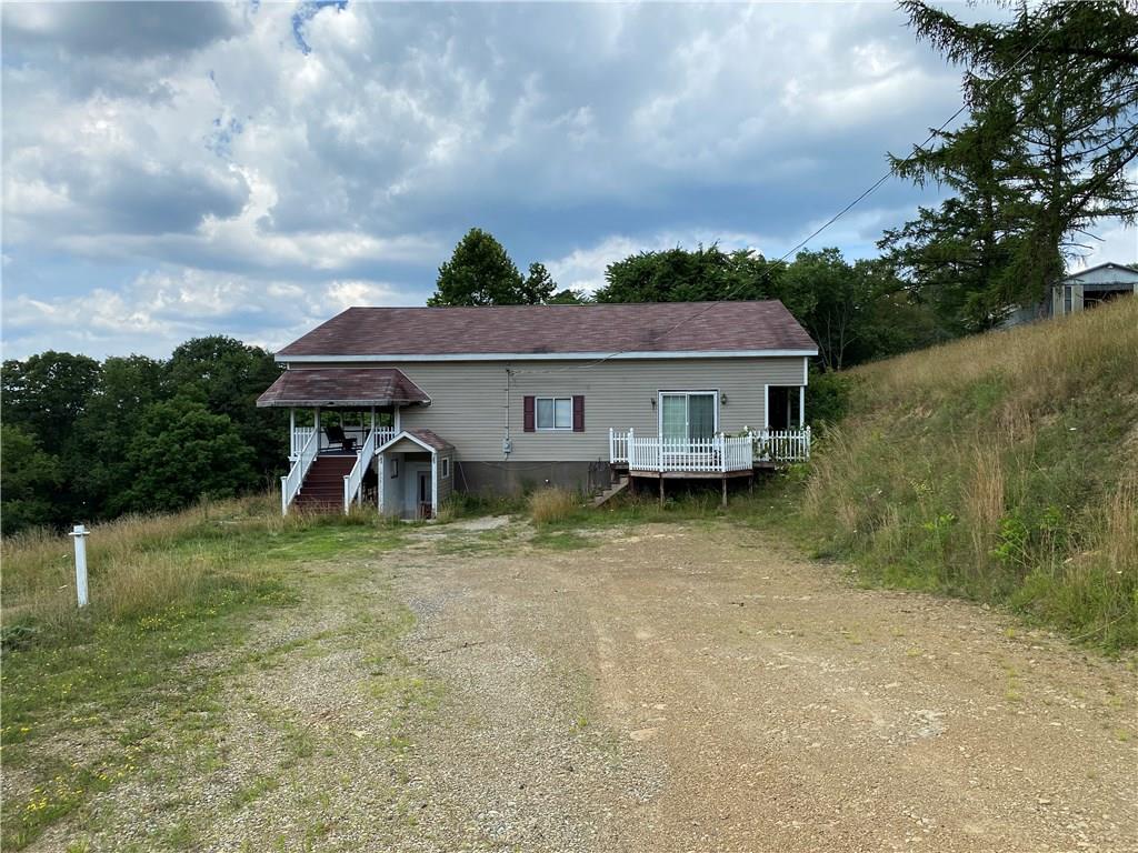 1101 Martin Road Apollo, PA 15613 - Photo 3 of 25