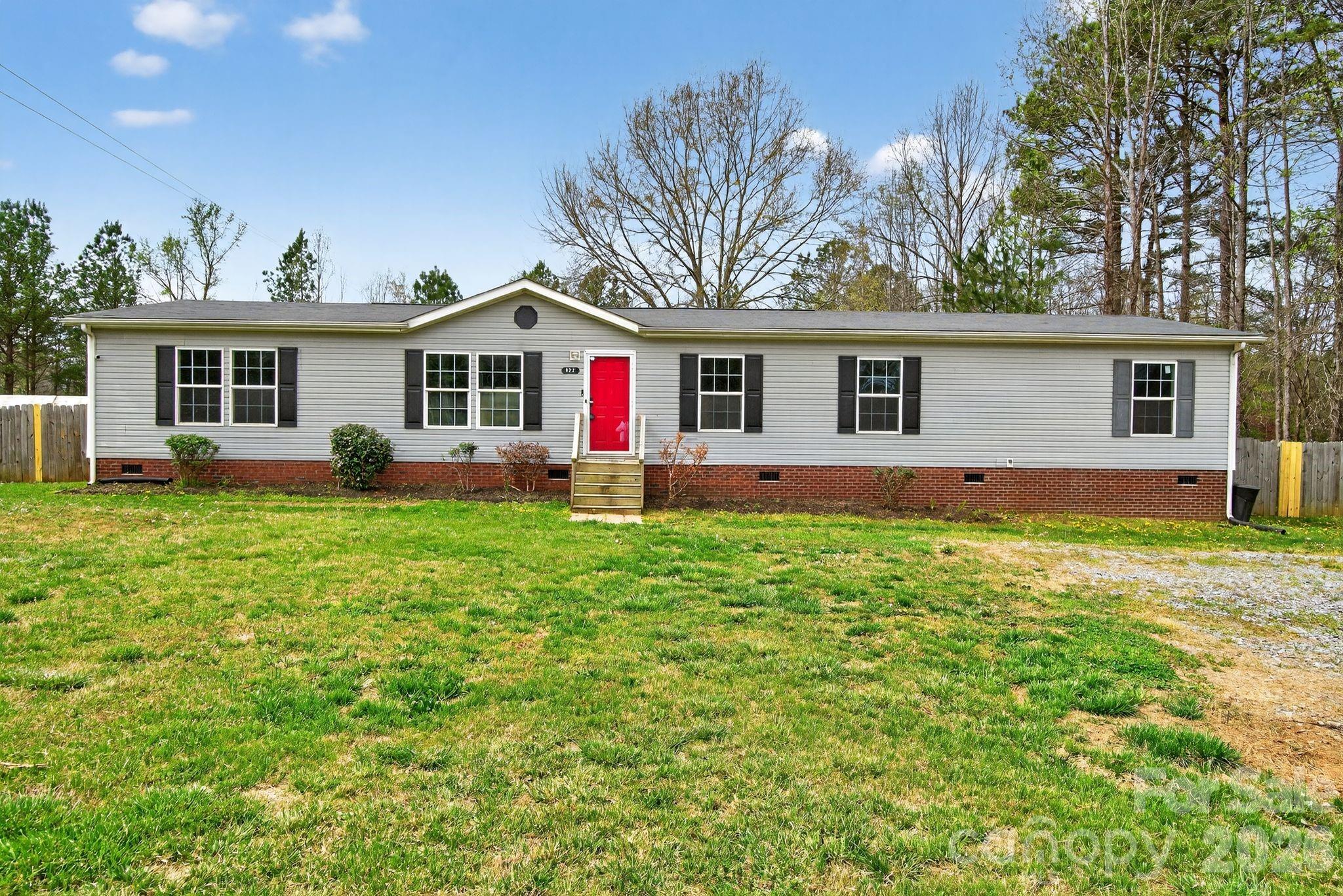 922 Lavender Road Grover, NC 28073 - Photo 2 of 23
