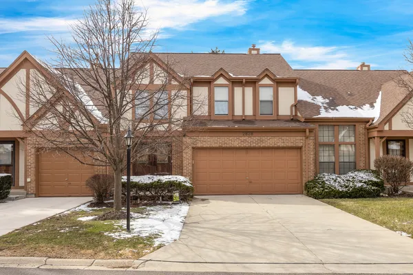$379,900 | 2828 Ashton Court, Westchester, IL 60154