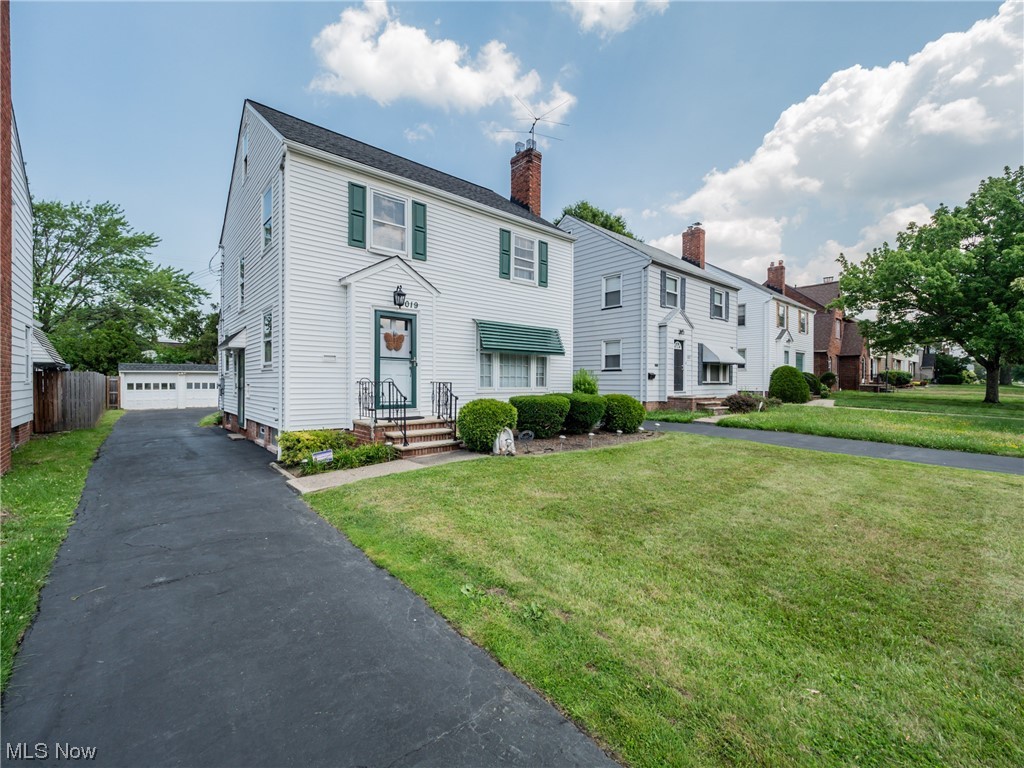 4019 Stilmore Road Cleveland, OH 44121 - Photo 3 of 32 Gallery Image 3