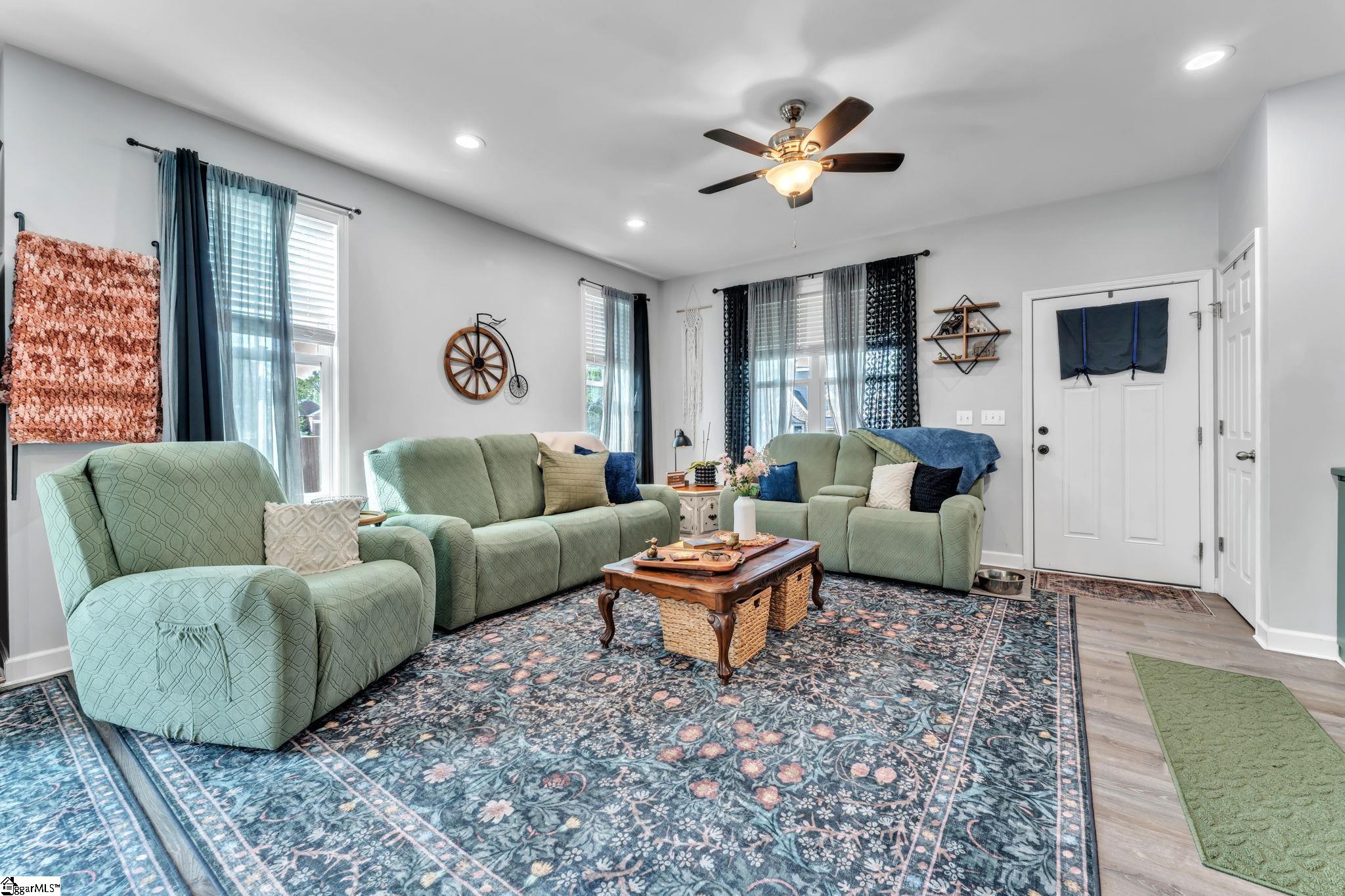 401 South Broad Street Clinton, SC 29325 - Photo 4 of 25