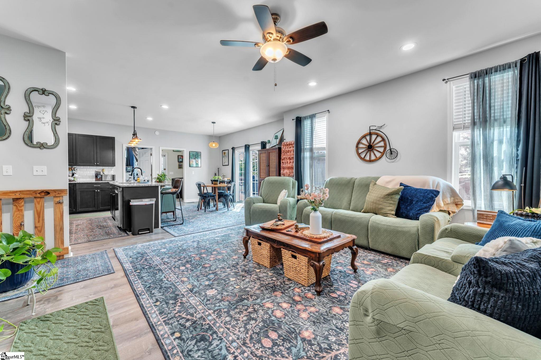 401 South Broad Street Clinton, SC 29325 - Photo 7 of 25