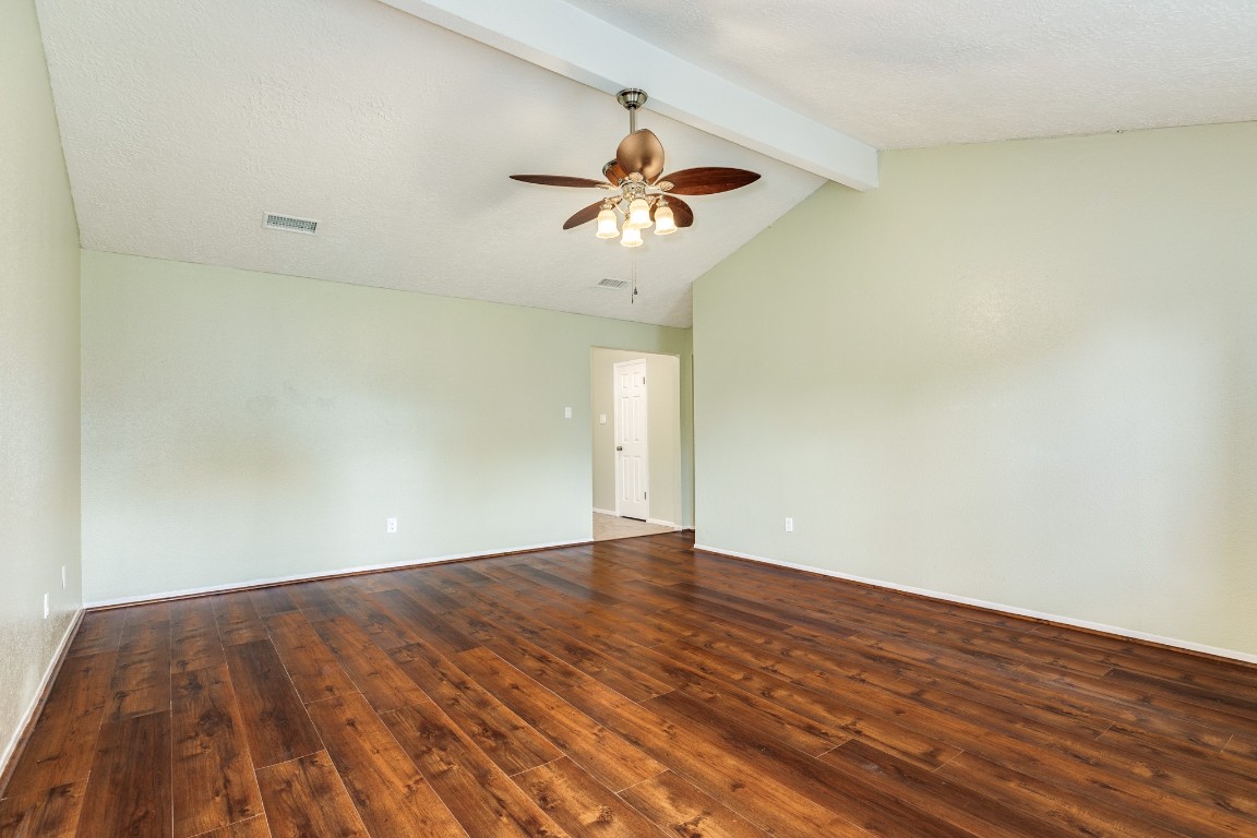47 Wagon Ln Loop Angleton, TX 77515 - Photo 13 of 25