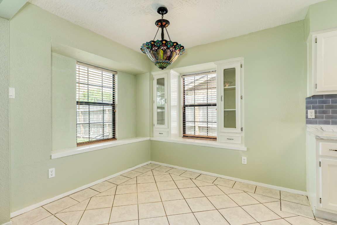 47 Wagon Ln Loop Angleton, TX 77515 - Photo 14 of 25