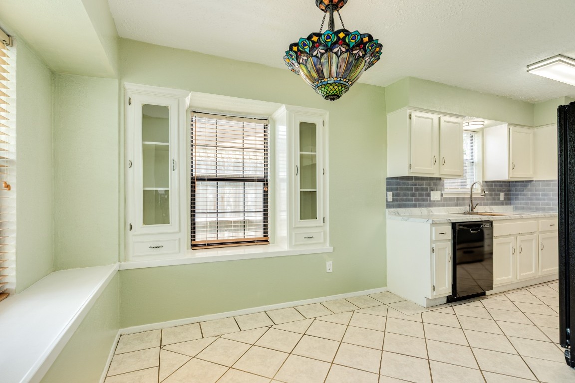 47 Wagon Ln Loop Angleton, TX 77515 - Photo 15 of 25