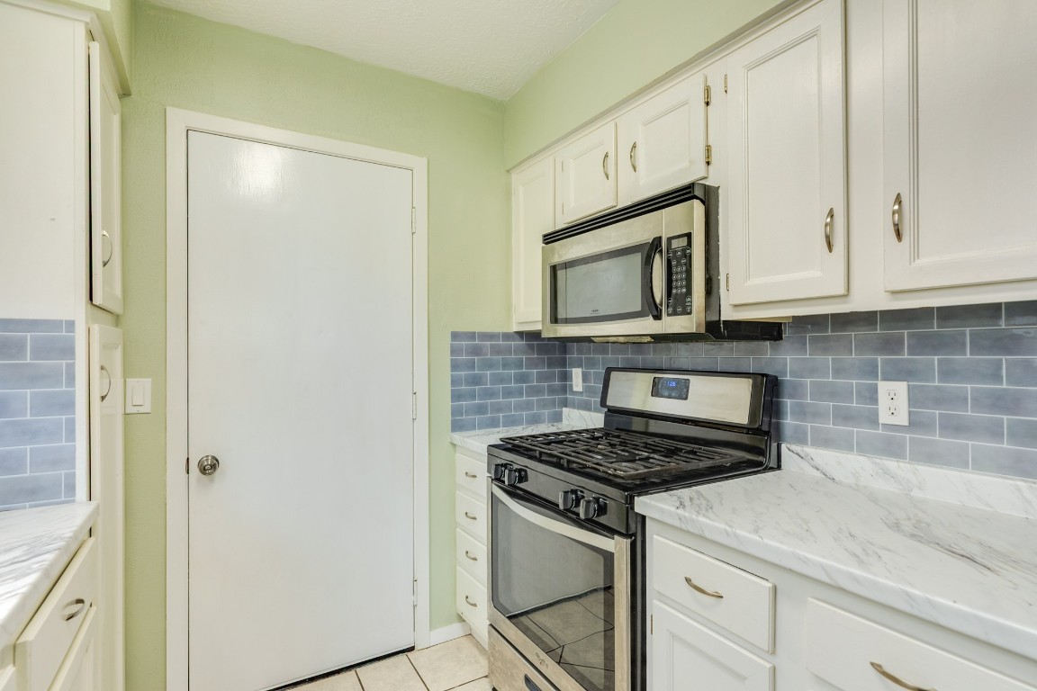 47 Wagon Ln Loop Angleton, TX 77515 - Photo 18 of 25