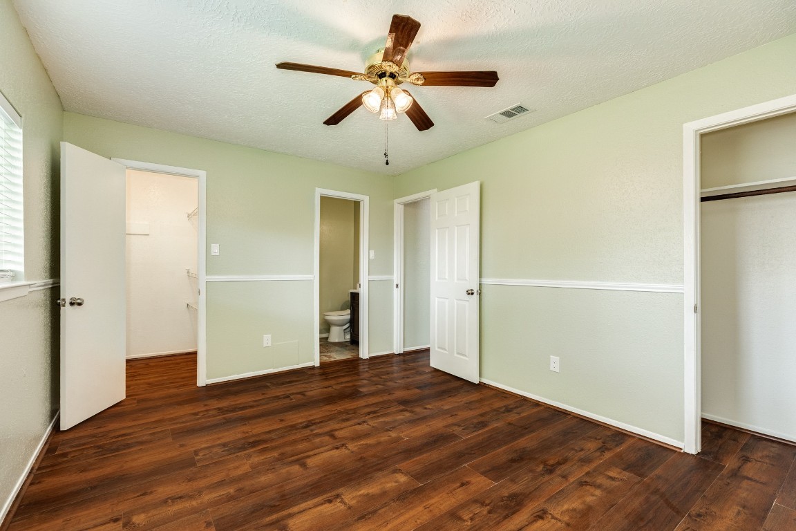 47 Wagon Ln Loop Angleton, TX 77515 - Photo 20 of 25