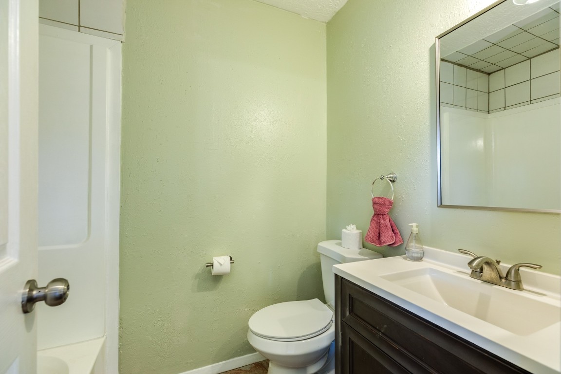 47 Wagon Ln Loop Angleton, TX 77515 - Photo 21 of 25