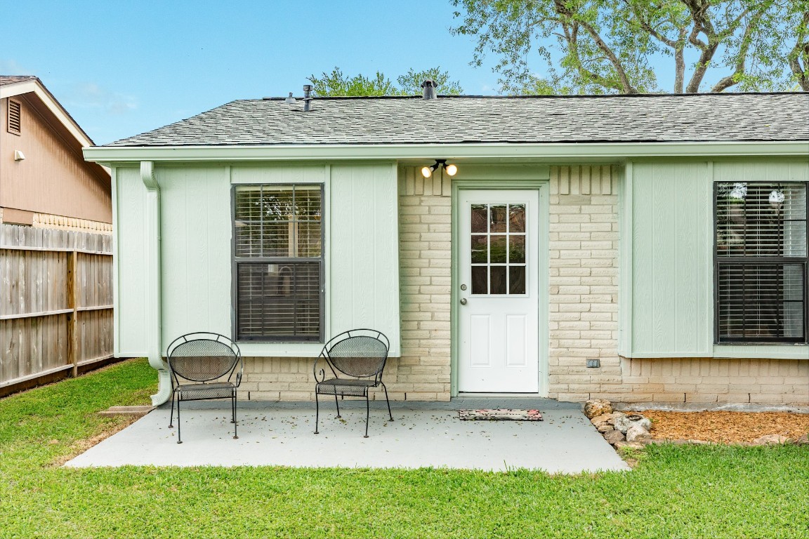 47 Wagon Ln Loop Angleton, TX 77515 - Photo 8 of 25