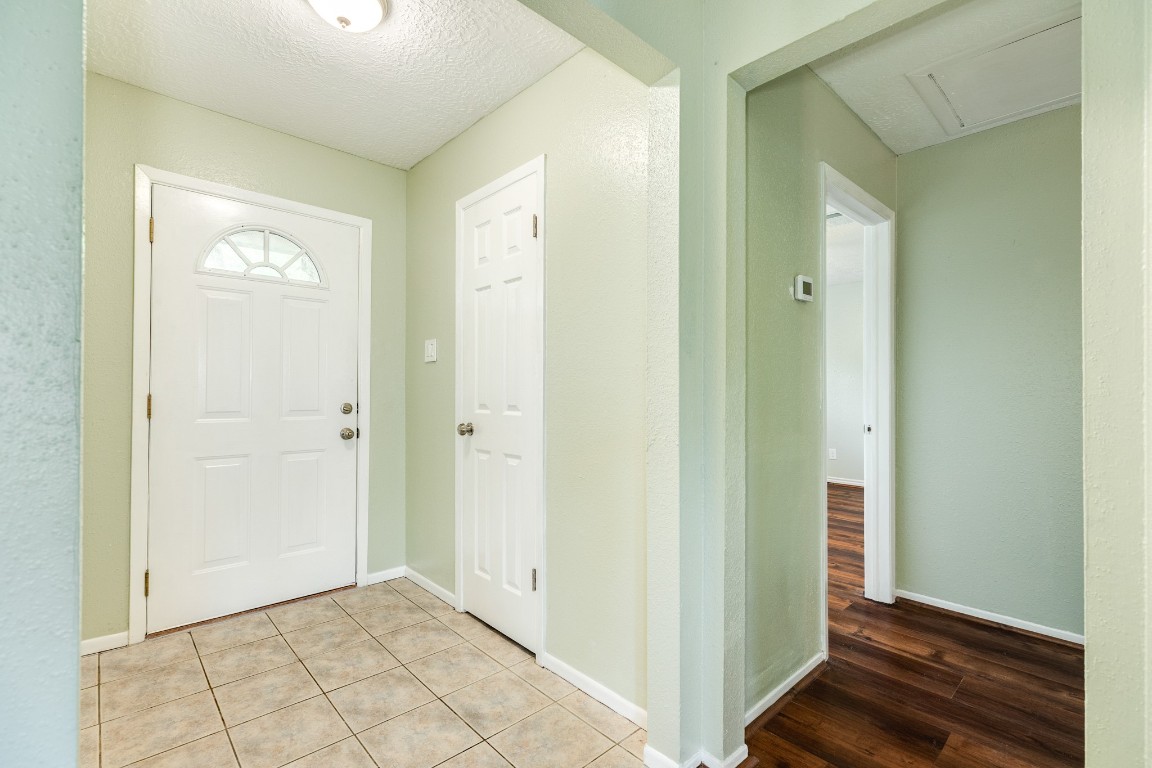 47 Wagon Ln Loop Angleton, TX 77515 - Photo 9 of 25