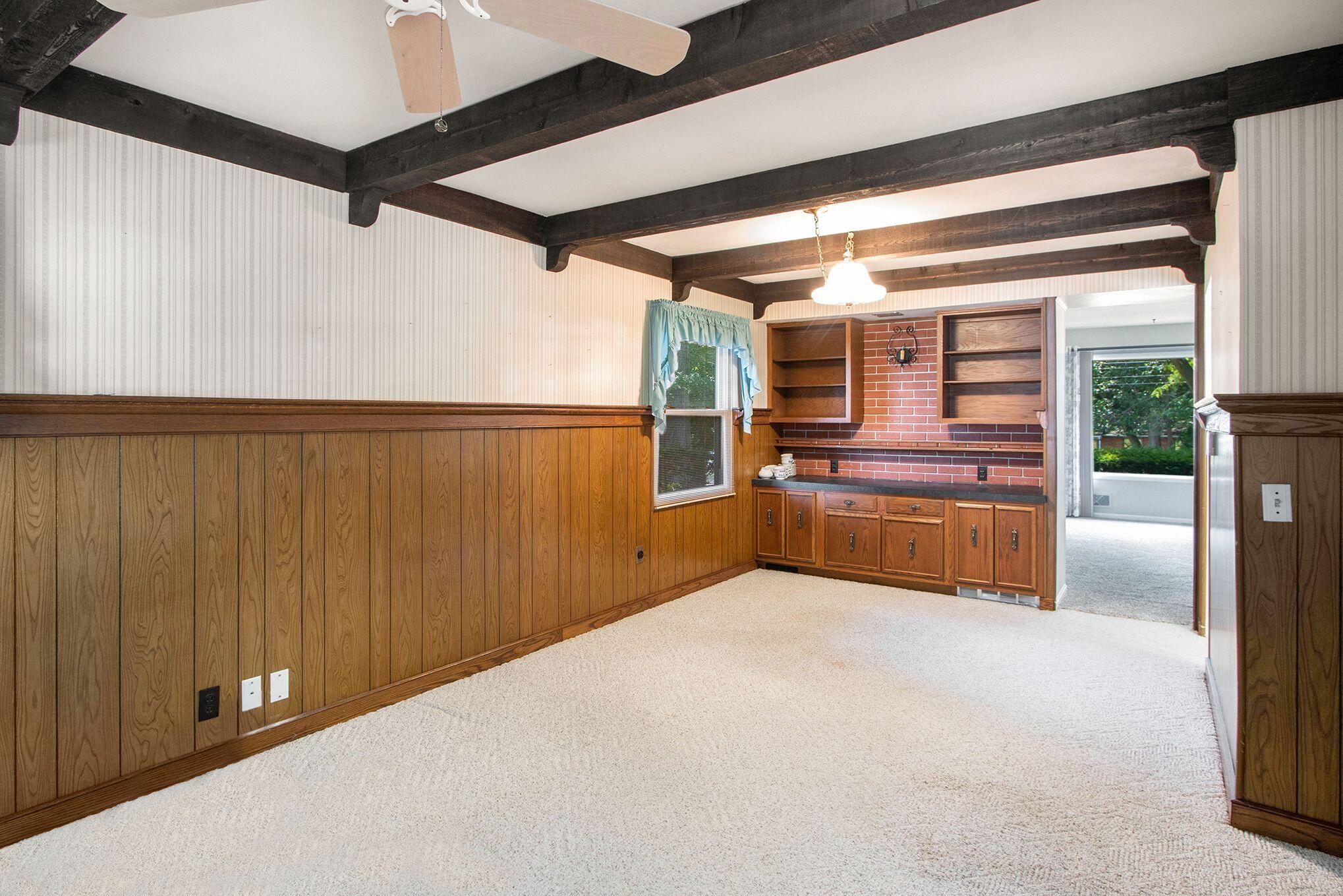 2038 Rambling Road Kalamazoo, MI 49008 - Photo 15 of 32 Sun Room A