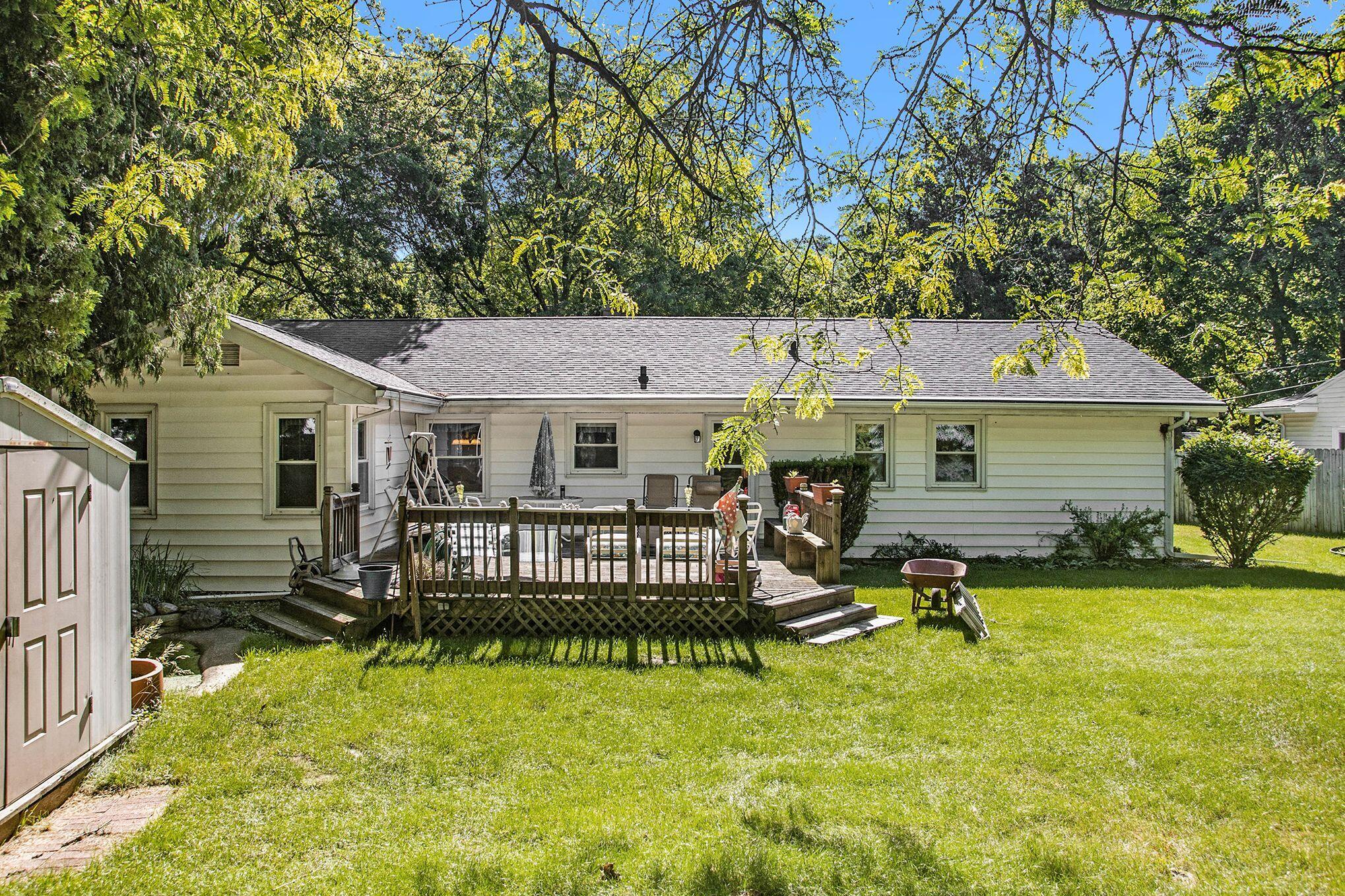 2038 Rambling Road Kalamazoo, MI 49008 - Photo 22 of 32 Backyard Deck