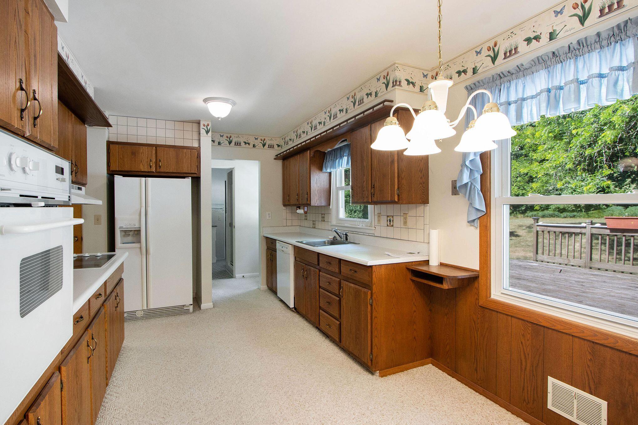 2038 Rambling Road Kalamazoo, MI 49008 - Photo 8 of 32 Kitchen