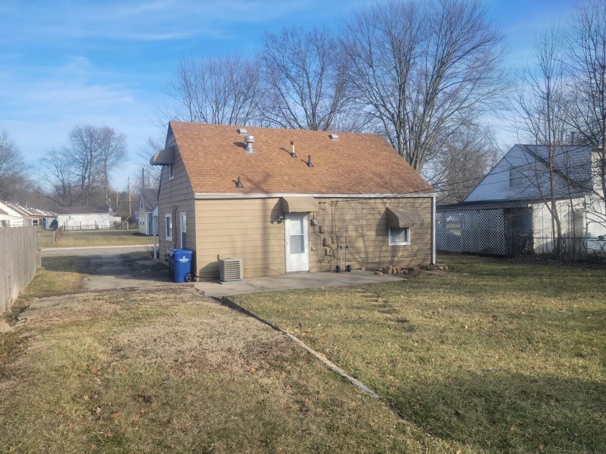 821 Exeter Road Whitehall, OH 43213 - Photo 19 of 20 Back Yard