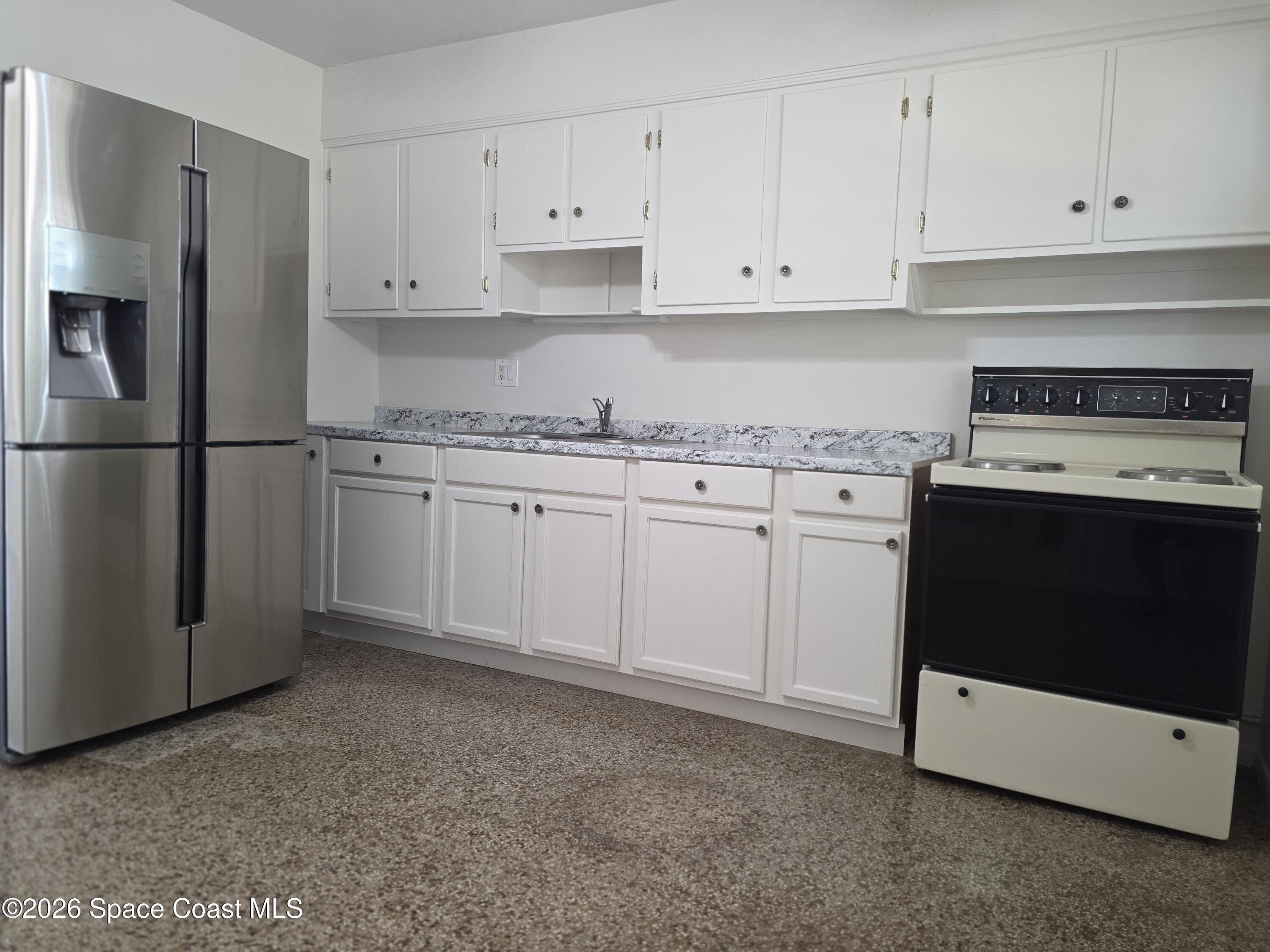 514 Hickory Street Melbourne, FL 32901 - Photo 7 of 27 Kitchen