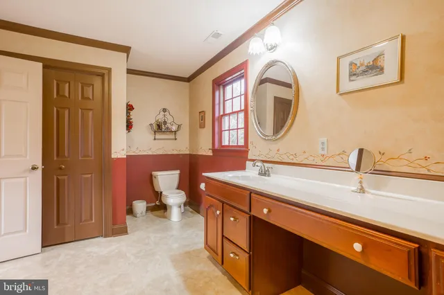 a view of roof with sitting area