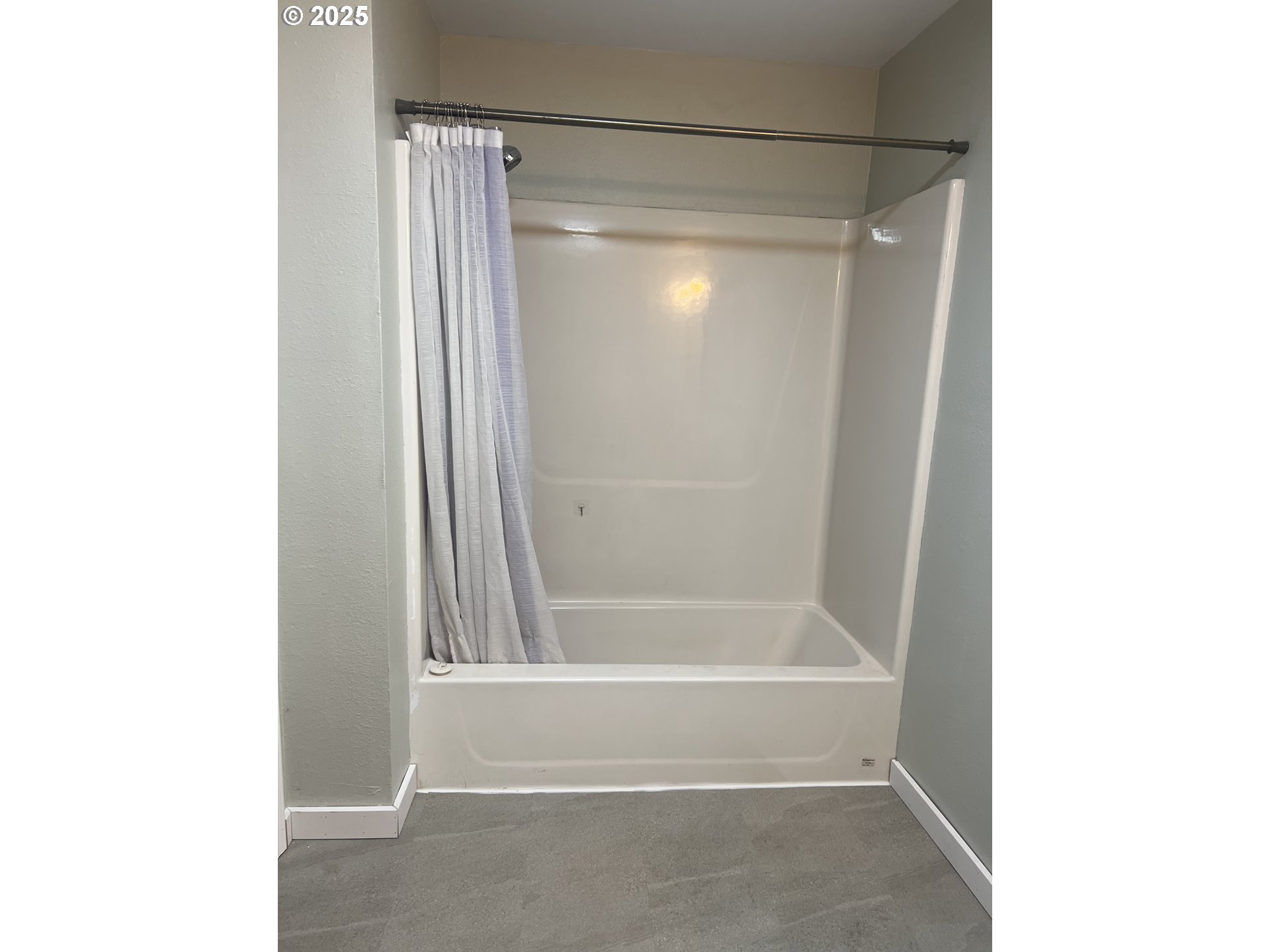 337 Main Street Scottsburg, OR 97473 - Photo 16 of 25