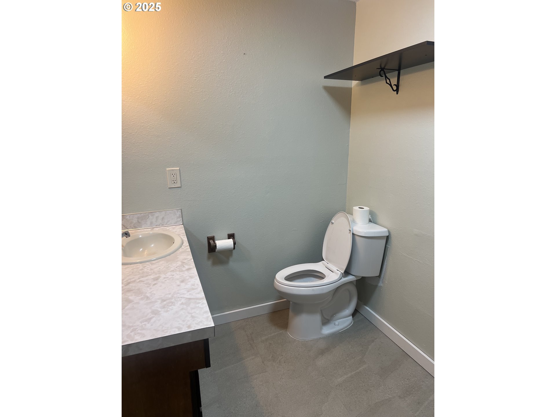 337 Main Street Scottsburg, OR 97473 - Photo 17 of 25