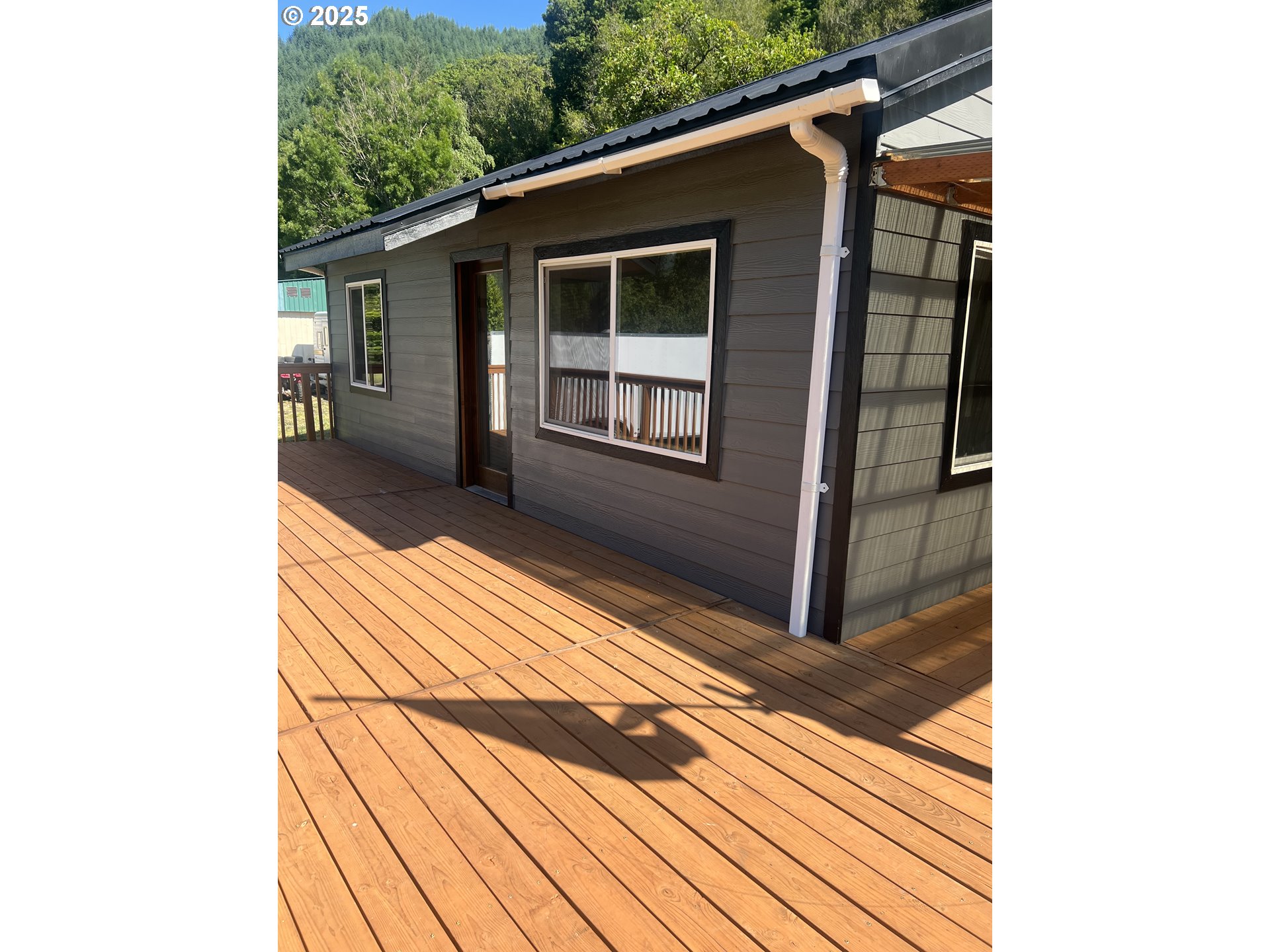 337 Main Street Scottsburg, OR 97473 - Photo 2 of 25