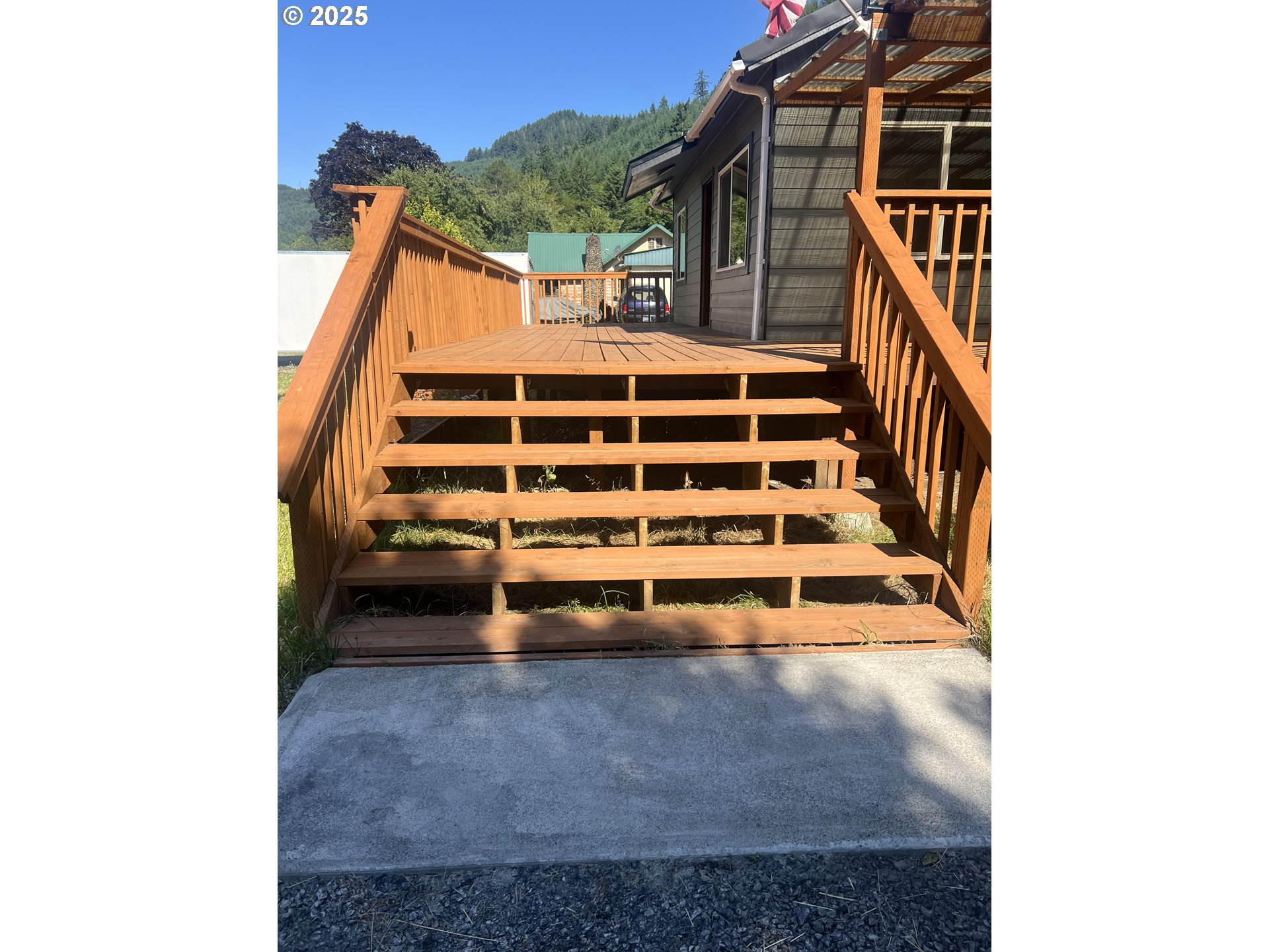 337 Main Street Scottsburg, OR 97473 - Photo 5 of 25