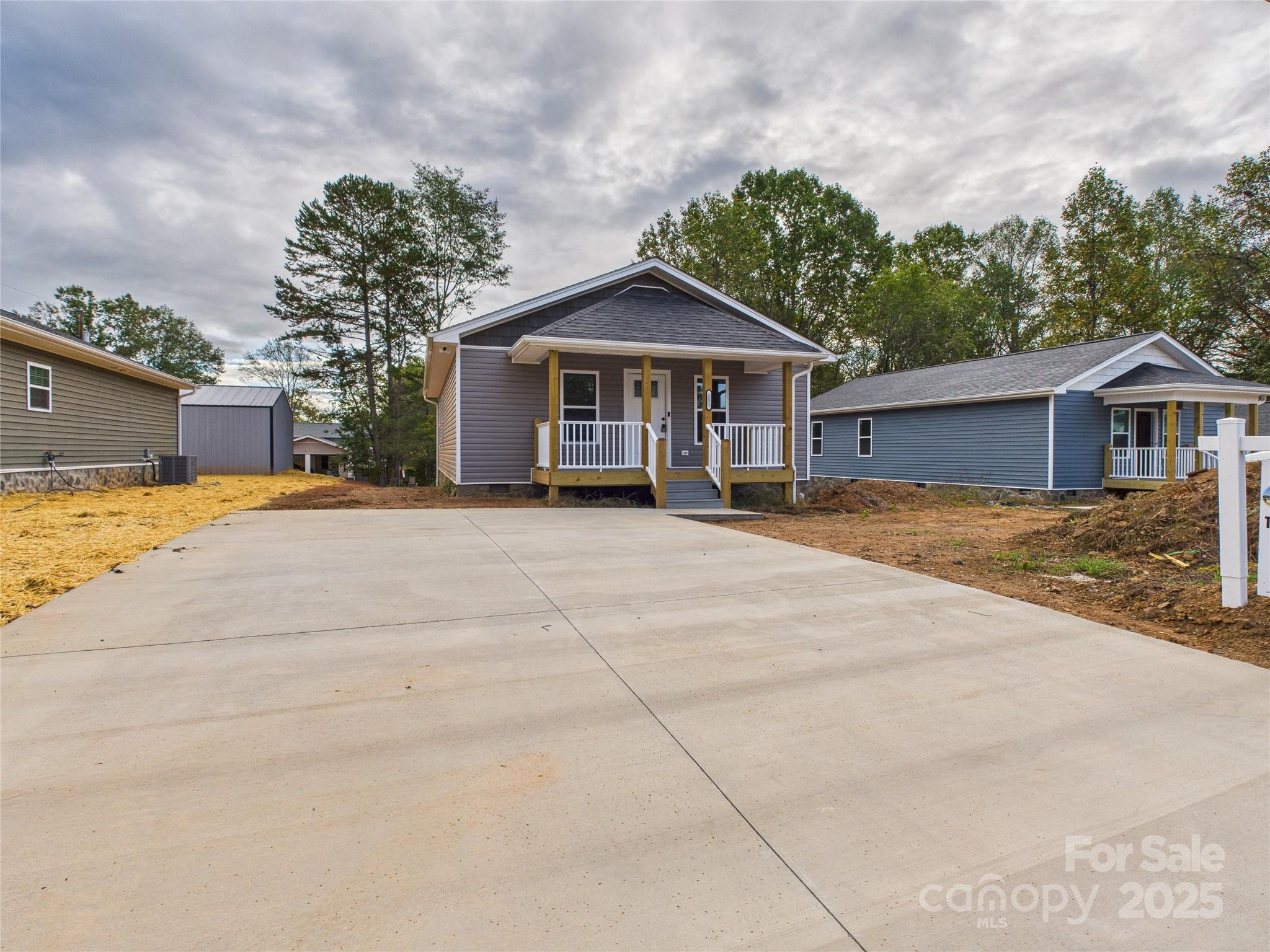 251 Hauss Ridge Road Southeast Valdese, NC 28690 - Photo 3 of 35 Gallery Image 3
