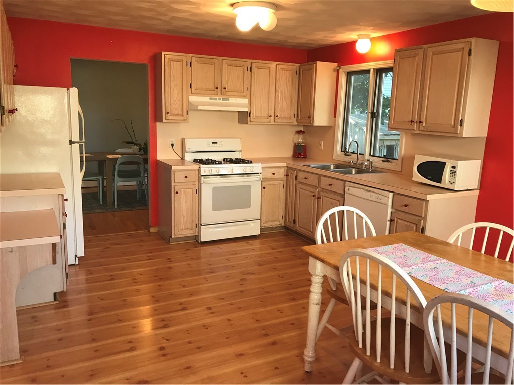 87 Bryant Road Cranston, RI 02910 - Photo 9 of 23 Gallery Image 9