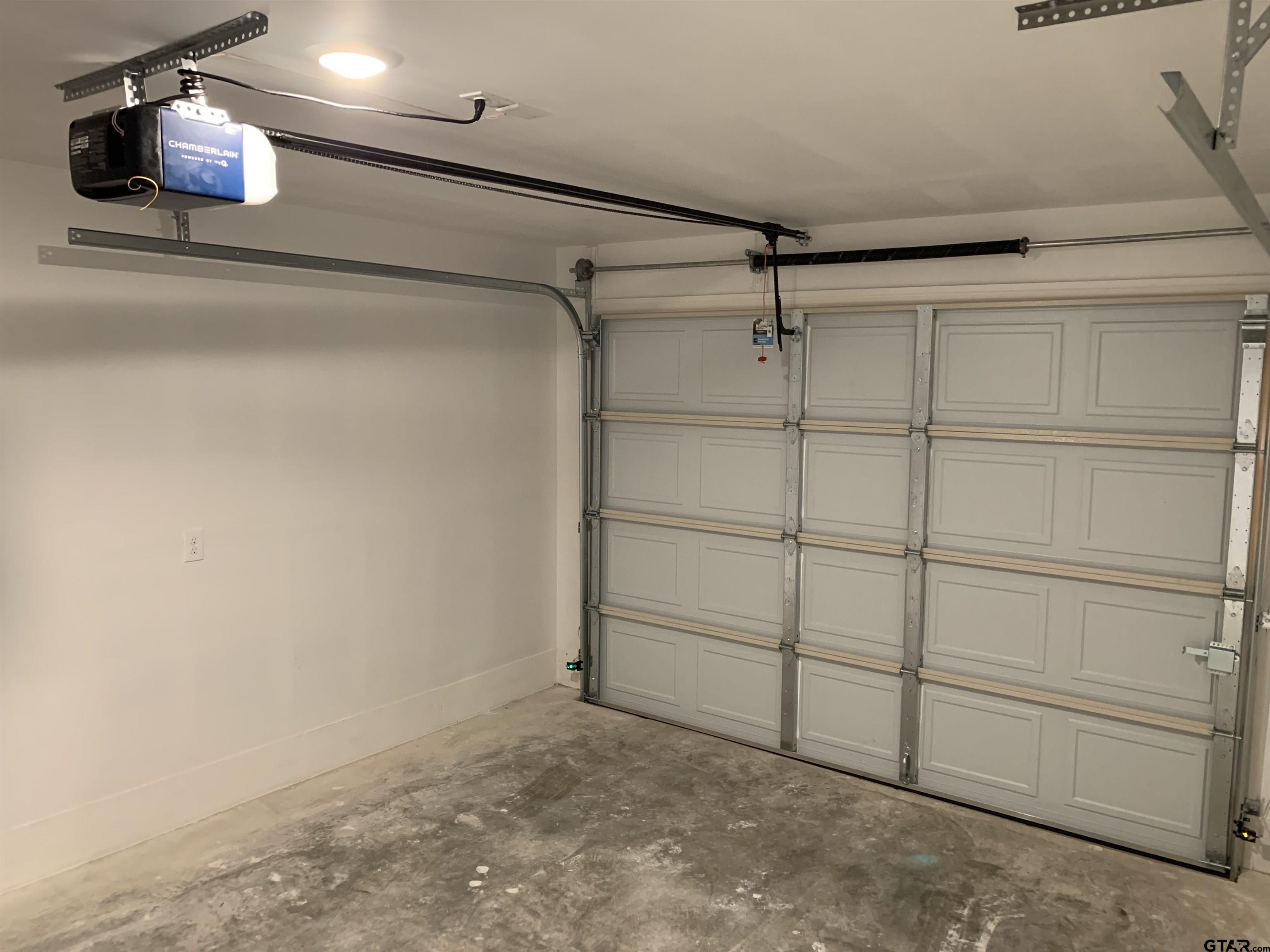 10731 Circle Point Frankston, TX 75763 - Photo 12 of 13 a view of a garage