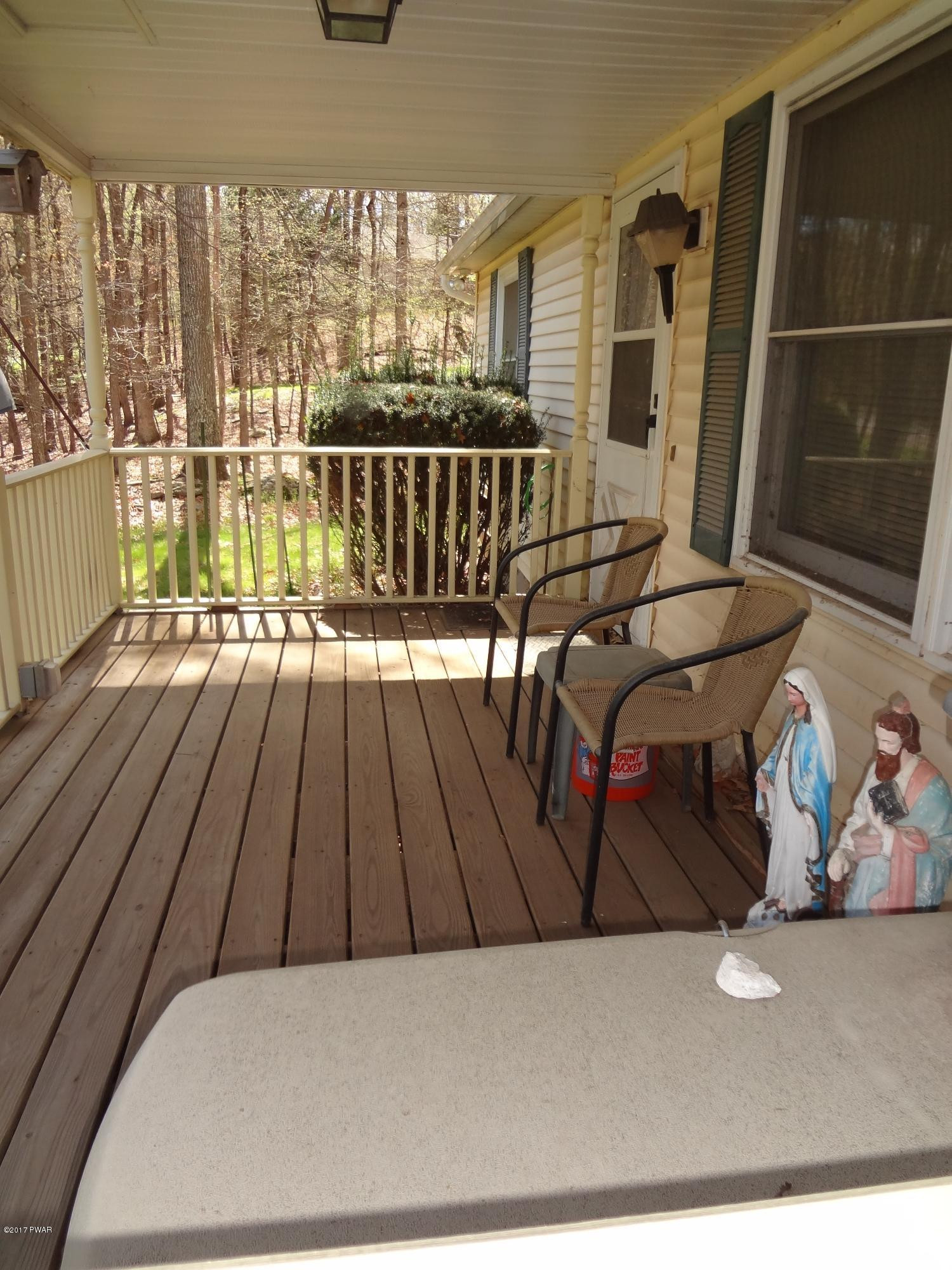 213 Mohican Road Canadensis, PA 18325 - Photo 11 of 20 Front Deck
