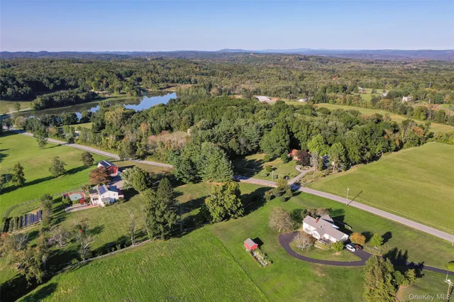 $650,000 | 404 Gretna Road, Hyde Park, NY 12538