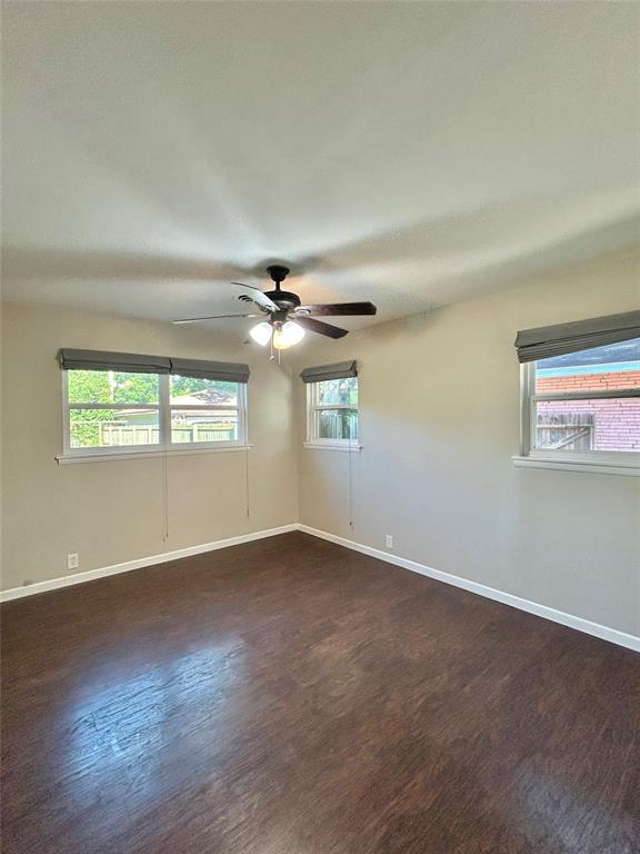 306 Line Drive Gainesville, TX 76240 - Photo 18 of 21 Bedroom 2
